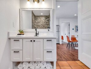 Interior - The Casita @ Lago Vista Waterfront with Views (Wills Point)