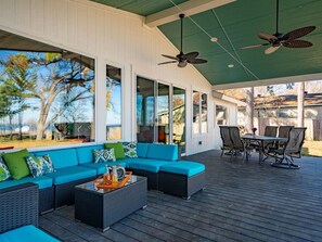 Outdoor dining - Lago Vista- Waterfront | Kayaks | Views! (Wills Point)