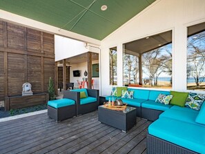 Terrace/patio - Lago Vista- Waterfront | Kayaks | Views! (Wills Point)