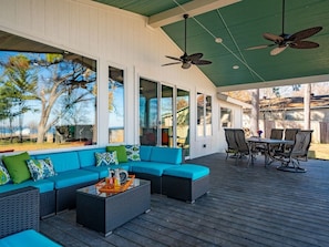 Outdoor dining - Great for Large Group- Waterfront/Kayaks/Dock! (Wills Point)