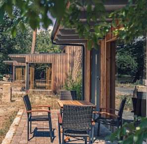 تناول الطعام بالخارج