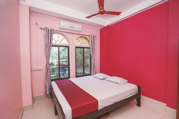 Deluxe Double Room - Hotel Nisa (Bolpur)