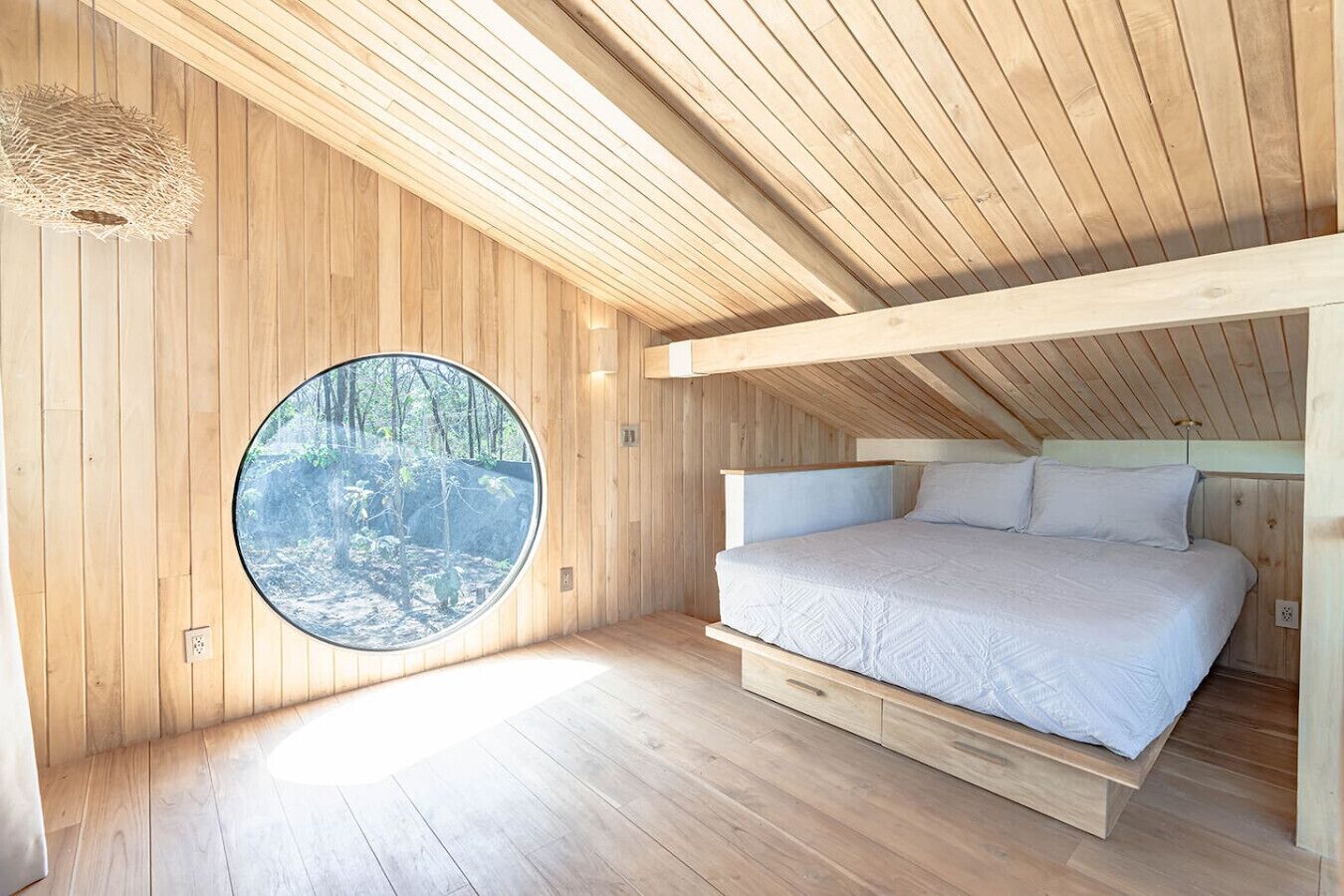 Schreibtisch, WLAN, Bettwäsche