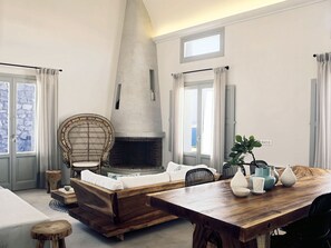 Interior - Villa Meliora, Divine Sunset & Sea Views, Private Pool, Furnished Terrace, Oia (Santorini)