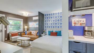 1 chambre, bureau, fer et planche à repasser, accès Internet