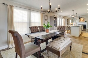 Dining - Scenic Sandia Mtn Views! Cozy Rio Rancho Retreat (Rio Rancho)