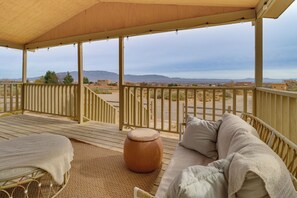 Terrace/patio - Scenic Sandia Mtn Views! Cozy Rio Rancho Retreat (Rio Rancho)