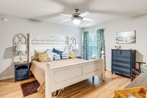 3 bedrooms, desk, iron/ironing board, Internet - Golf, Shop & Unwind: Home w/ Patio in The Villages (The Villages)