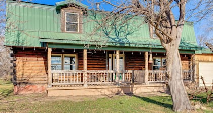 'Mule Creek Lodge' Rural Stay Near Coldwater Lake