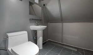 Free toiletries, hair dryer, towels, soap - Spain Village Poolamping (Gapyeong)