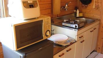 Fridge, microwave, stovetop, cookware/dishes/utensils