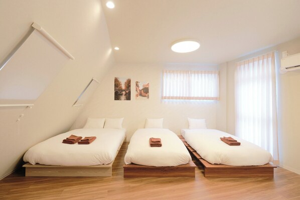 Free WiFi, bed sheets