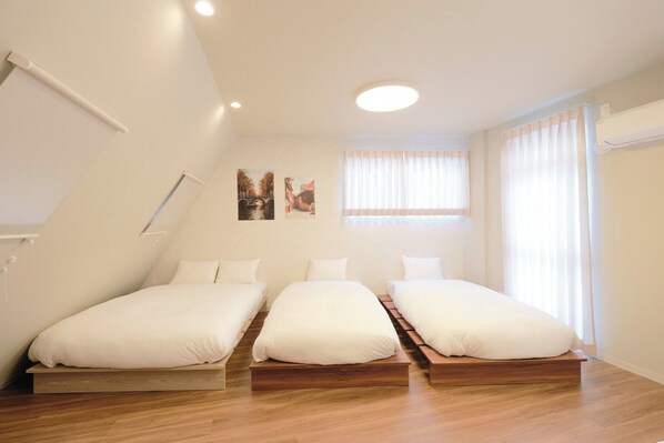 Free WiFi, bed sheets