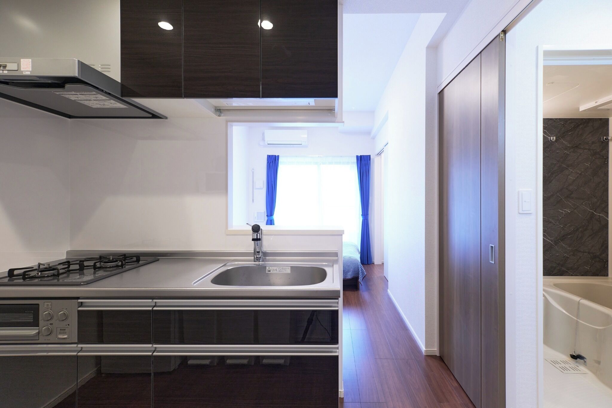 Fridge, microwave, stovetop, cookware/dishes/utensils