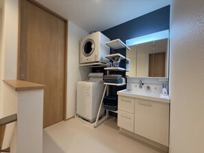 Interior - Perfect for family and group trips Private accomm / County Market Gifu (County Market)