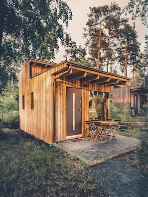 Outdoor dining - Holiday Home with 4 Single Beds, Private Terrace and Wi-Fi (Thiendorf)