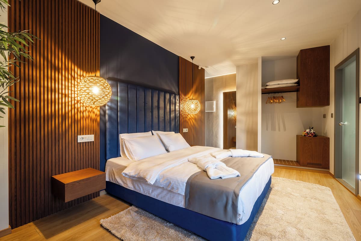 Studiosuite, Balkon, Stadtblick | Verdunkelungsvorhänge, schallisolierte Zimmer, Bügeleisen/Bügelbrett