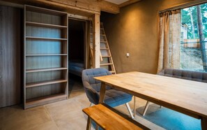 Dining - Holiday Home with 4 Single Beds, Private Terrace and Wi-Fi (Thiendorf)