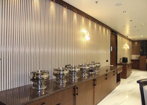 Restaurant - Hotel Avnish (Basai)