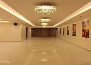 Lobby - Hotel Avnish (Basai)
