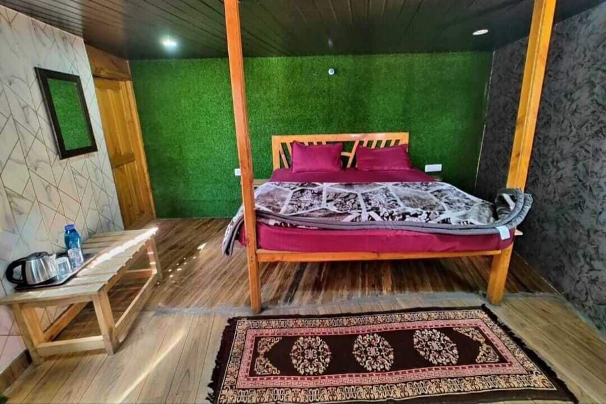 Deluxe Double Room, Balcony, Hill View | Free WiFi