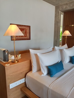 Iron/ironing board, free WiFi - The Coast by The Serendipity collection (Induruwa)