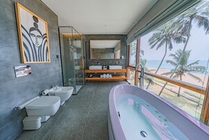 Villa de lujo, vistas al mar | Baño | Secador de pelo, toallas, jabón y champú