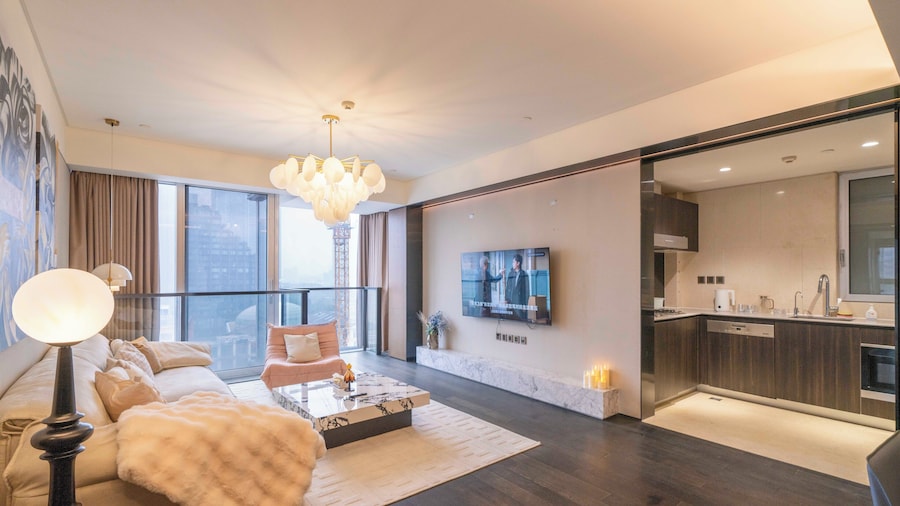 Zhome-Three Bedroom Luxury Suite2