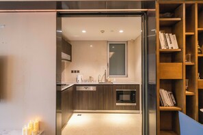 Private kitchen - Zhome-Three Bedroom Luxury Suite2 (Shanghai)