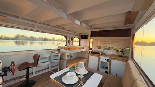 Hausboot in Berlin | Festliegend im Yachthafen Schmöckwitz · Mit Heizung