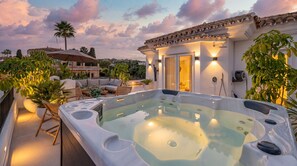 Outdoor spa tub - Villa Ava by Vacation Marbella (Estepona)