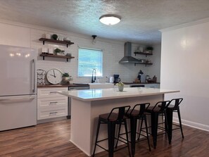 Private kitchen - Golden Springs Homestay (Anniston)