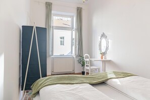 เบสิกอพาร์ทเมนท์ | วิวจากห้องพัก