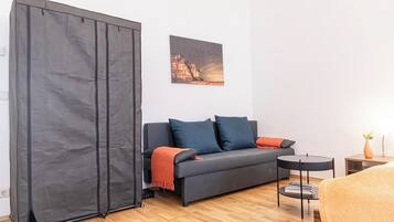 Departamento básico | Tabla de planchar con plancha y wifi gratis