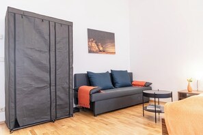 Basic Apartment | Iron/ironing board, free WiFi - Cozy 2BR Apt Near Vienna Center (Wien)