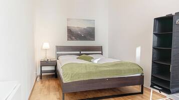 Departamento básico | Tabla de planchar con plancha y wifi gratis