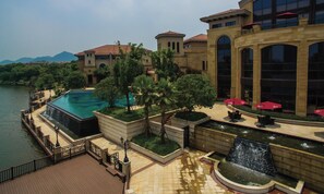 Aerial view - Hangzhou Leisure Lake The Dragon (Hangzhou)