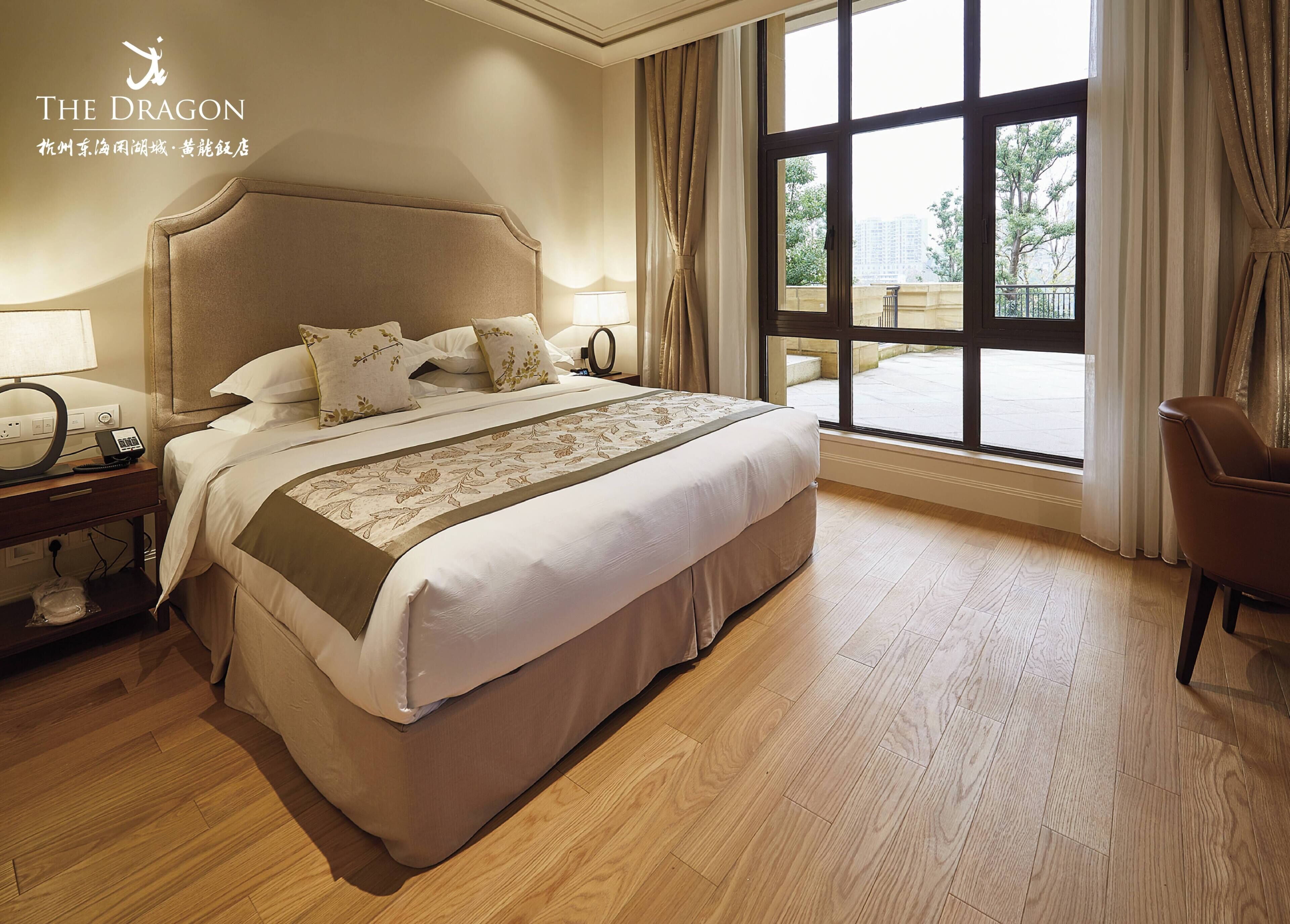 Habitación doble superior | Caja fuerte, espacio para trabajar con un portátil, cortinas opacas