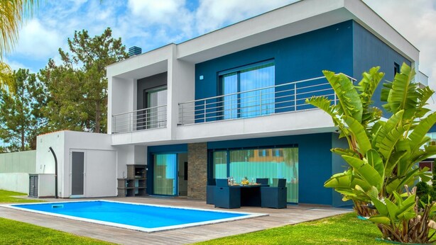 Pool - Vita Portucale|Chic Luxe Villa w/ Saltwater Pool (Almada)