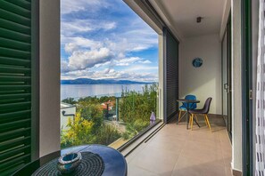 Interior - Holiday apartment with a beautiful pool (Njivice)