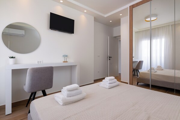 3 bedrooms, iron/ironing board, free WiFi, bed sheets