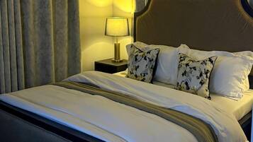 Deluxe Apartment, City View | Soundproofing, iron/ironing board, free WiFi