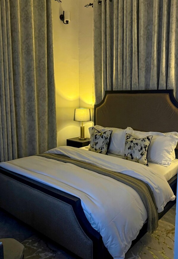 Deluxe Apart Daire, Şehir Manzaralı | Ses yalıtımı, ütü/ütü masası, ücretsiz kablosuz İnternet 