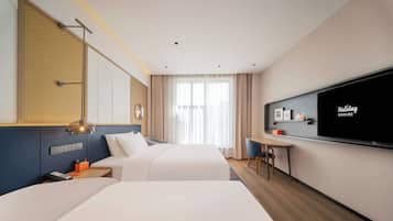 Classic-Doppel- oder -Zweibettzimmer, Stadtblick | Schreibtisch, laptopgeeigneter Arbeitsplatz, kostenloses WLAN