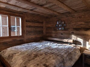 3 chambres, fer et planche à repasser, Wi-Fi, draps fournis