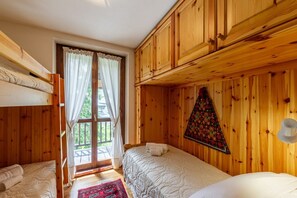 Room - MAISON CLAUDE - Relax and greenery in an oasis of peace (Courmayeur)