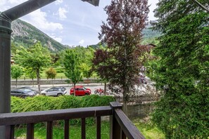 Property grounds - MAISON CLAUDE - Relax and greenery in an oasis of peace (Courmayeur)