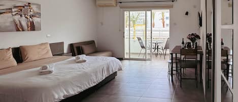 Fer et planche Ă repasser, Wi-Fi gratuit, draps fournis