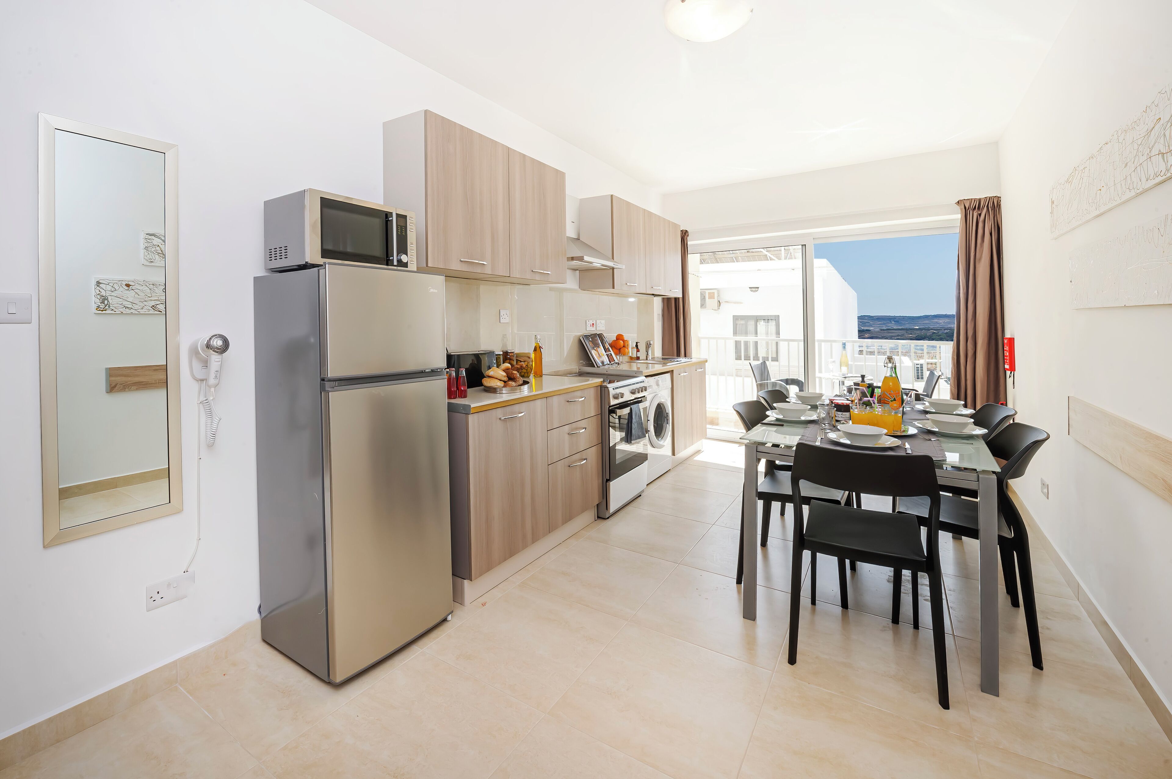 Coffee/tea maker, fridge, microwave, oven