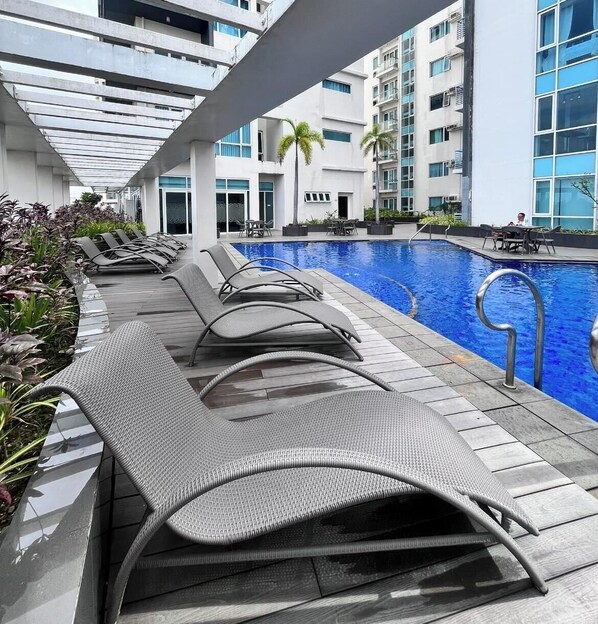 Pool - Room-relax Stay at One Madison Tower (Iloilo)